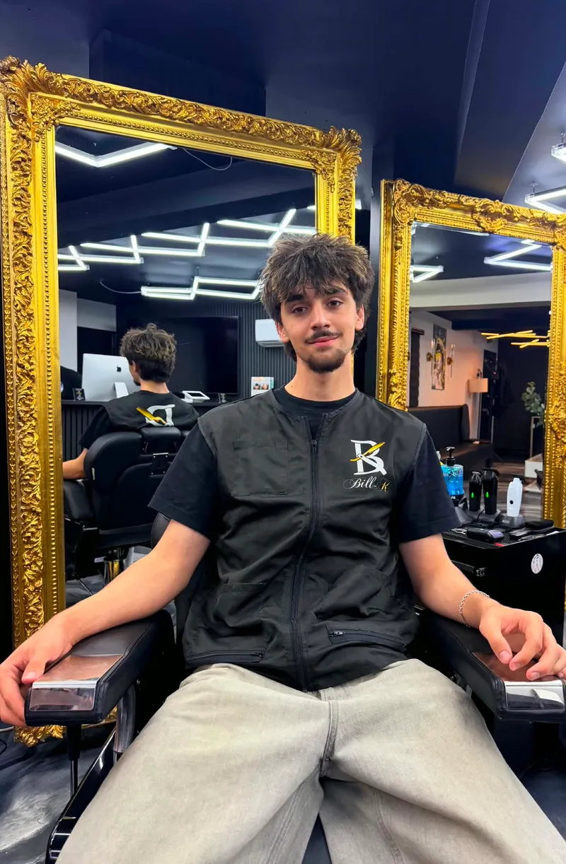 Alex, barbier à Longueuil chez Bill-K
